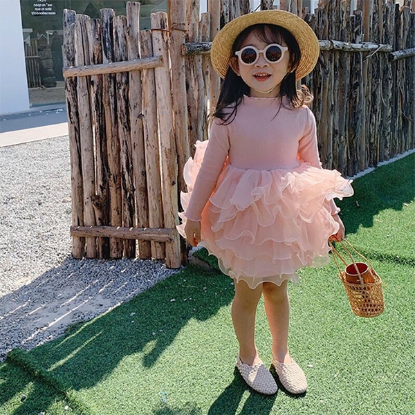 Đầm len tăm phối voan tầng xoè màu be vàng