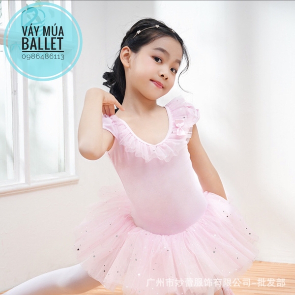 Váy múa sao bèo cổ