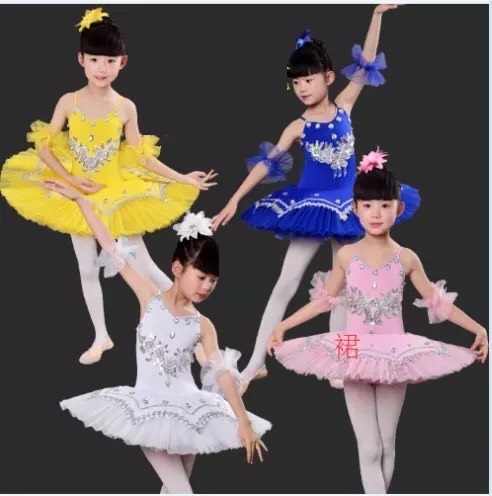Set váy ballet biểu diễn kèm tất, hoa tay, cài tóc