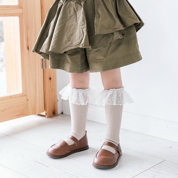 Tất cao cổ viền ren trendy cho bé