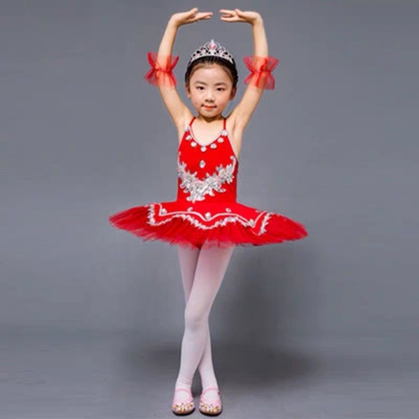 Set váy ballet biểu diễn kèm tất, hoa tay, cài tóc