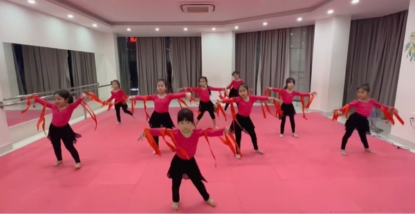 Bộ tập nơ liền đũng quần tà dài