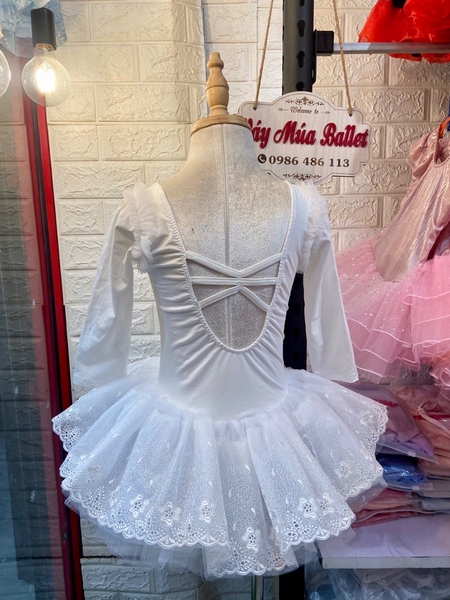 Váy múa bèo vai chân ren dài trắng