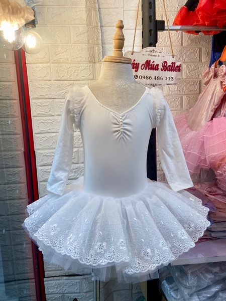 Váy múa bèo vai chân ren dài trắng