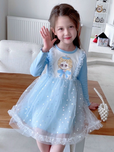 Váy công chúa hình tim lấp lánh