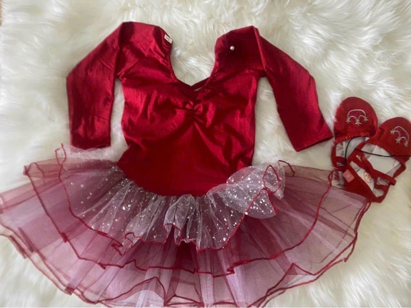 Váy múa đan lưng lấp lánh đỏ đô dài tay