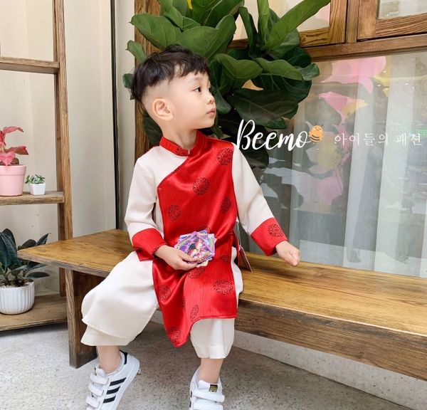 Bộ áo dài lụa đồng xu bé trai Beemo