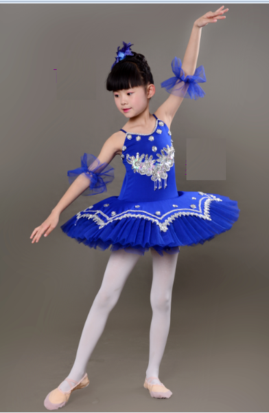 Set váy ballet biểu diễn kèm tất, hoa tay, cài tóc