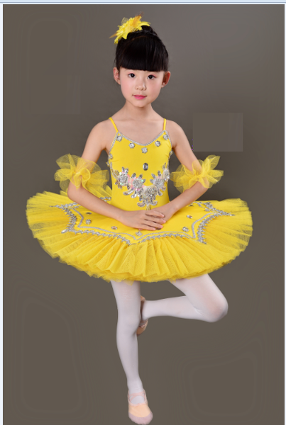 Set váy ballet biểu diễn kèm tất, hoa tay, cài tóc