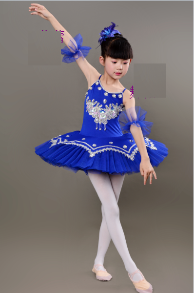 Set váy ballet biểu diễn kèm tất, hoa tay, cài tóc