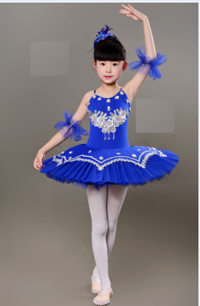 Set váy ballet biểu diễn kèm tất, hoa tay, cài tóc