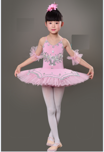 Set váy ballet biểu diễn kèm tất, hoa tay, cài tóc