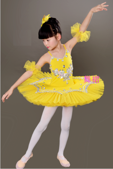Set váy ballet biểu diễn kèm tất, hoa tay, cài tóc
