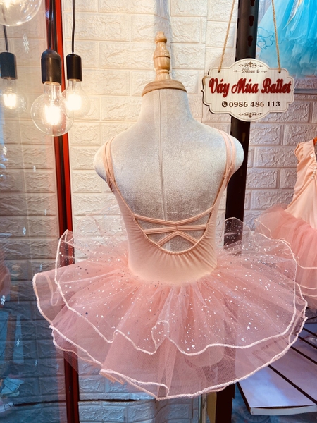 Váy múa đan lưng sao