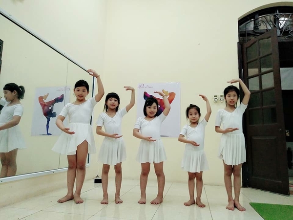 Bộ tập múa tico trắng chân váy rời