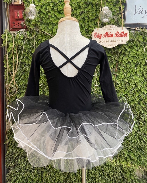 Váy múa đen phối trắng tay lỡ