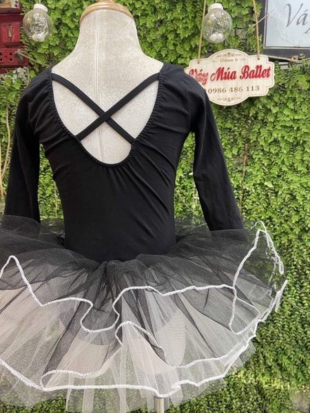 Váy múa đen phối trắng tay lỡ