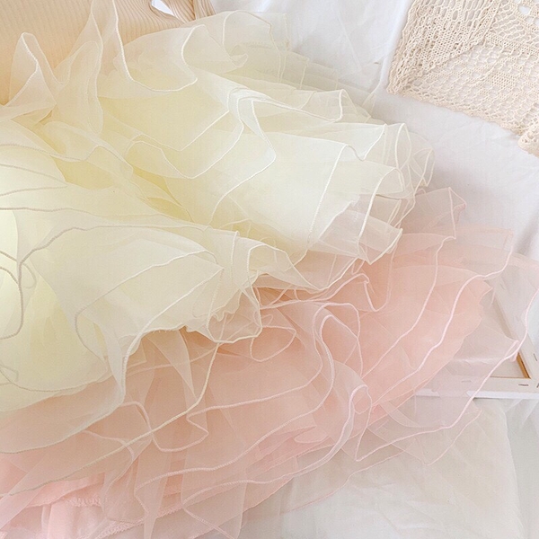 Đầm len tăm phối voan tầng xoè