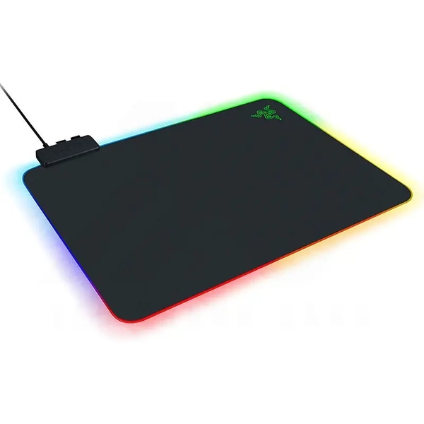 Lót chuột Razer Firefly V2 Hard Chroma (RZ02-03020100-R3M1)