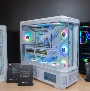Thermaltake is the king of Colour at Computex 2025 WHITE sẵn 2 Fan Led