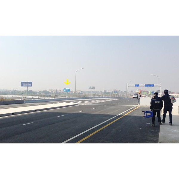 Vị trí 7b đối diện nhà ga T2