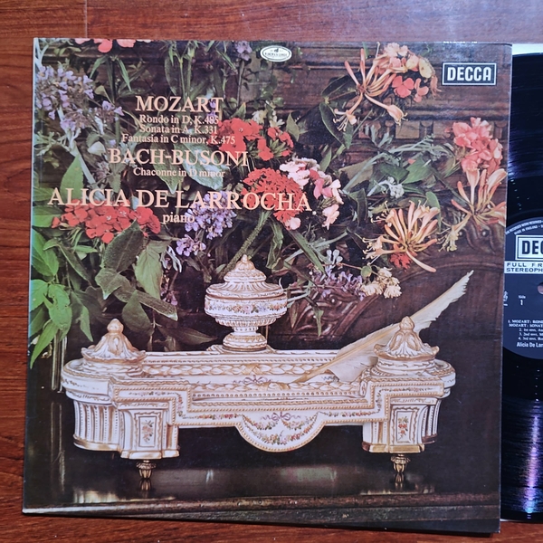 Rondo In D, K.485 / Sonata In A, K.331 / Fantasia In C Minor, K.475 / Chaconne In D Minor