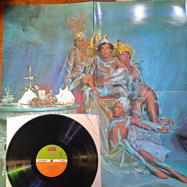 Oceans Of Fantasy – LP Club