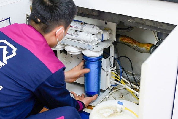 Máy lọc nước không có nước vào bình áp do màng lọc RO bị tắc