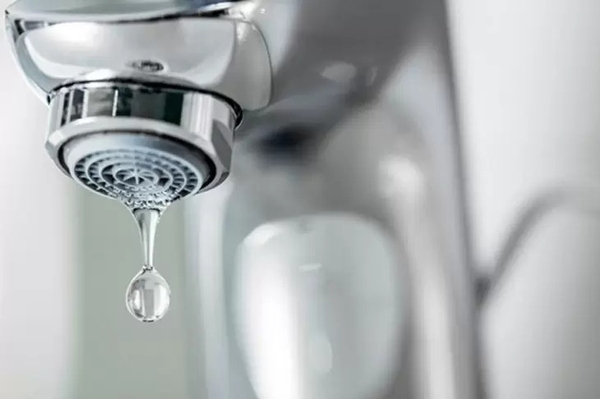 Vòi nước bị rò rỉ nước
