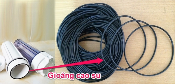 Gioăng cao su bị lệch, hỏng hoặc thất lạc