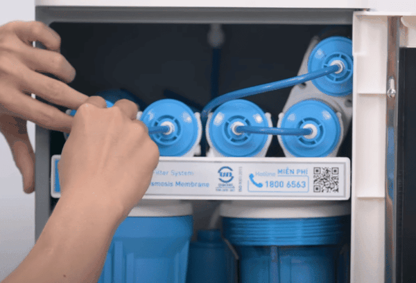 Tháo lõi chức năng cũ khỏi máy.