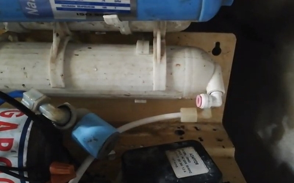 Máy lọc nước chạy liên tục không tự ngắt