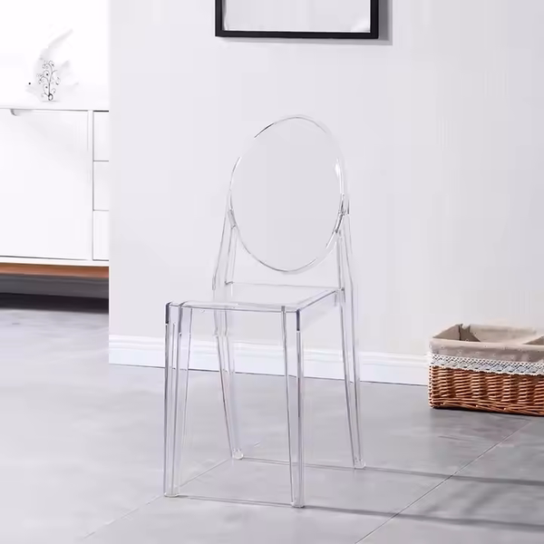 Ảnh chụp  của ghế ăn nhựa trong suốt màu trắng không tay