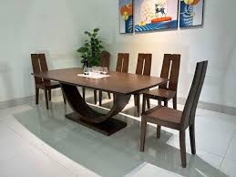 Ảnh bị mờ - bàn ăn gỗ sồi trong không gian phòng ăn