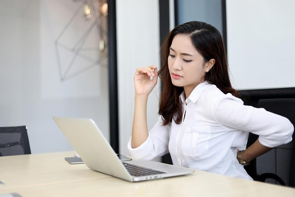 Tầm Quan Trọng Của Tư Thế Ngồi Đúng và Các Vấn Đề Sức Khỏe Liên Quan