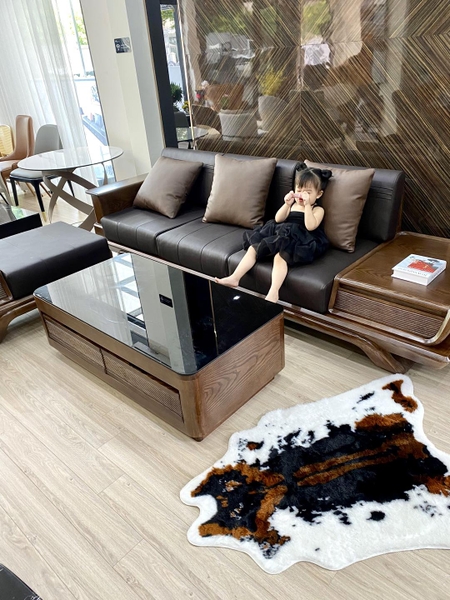Trang trí tranh với bộ bàn ghế gỗ óc chó
