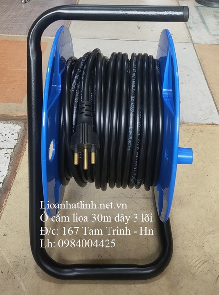 Ổ CẮM KÉO DÀI QUAY TAY LIOA KIỂU RULO 30M DÂY 3 LÕI ( QT30 - 3 - 15A)