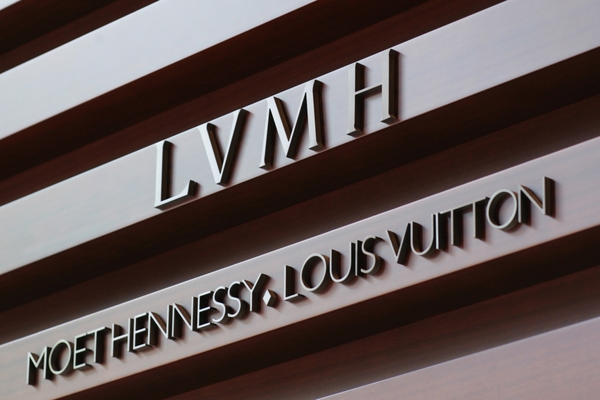 LVMH đế chế thời trang hàng đầu thế giới sở hữu Louis Vuitton và hơn 70 thương hiệu xa xỉ