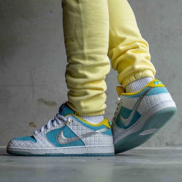 FTC x Nike Dunk Low SB 'Lagoon Pulse' | Duyet Fashion