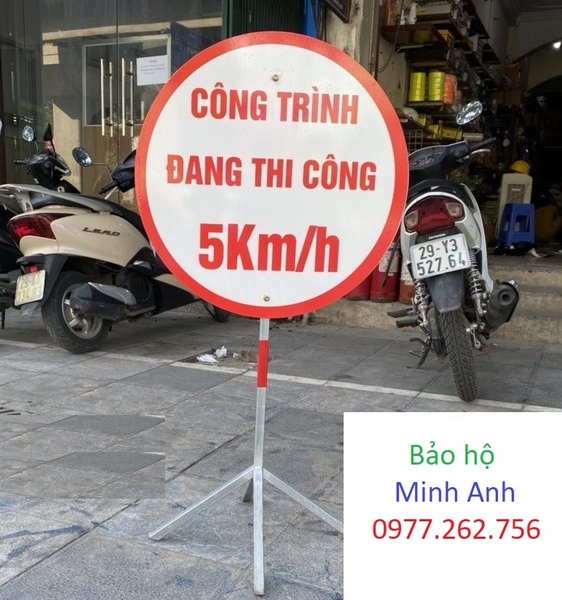 Biển báo công trình đang thi công