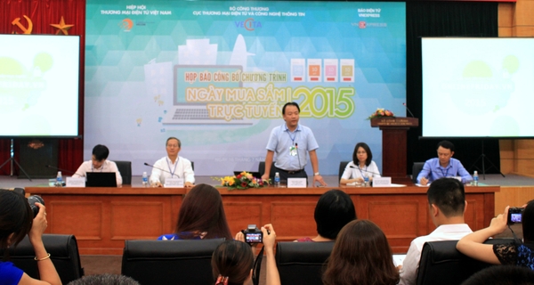 Họp báo Công bố Chương trình Ngày mua sắm trực tuyến 2015