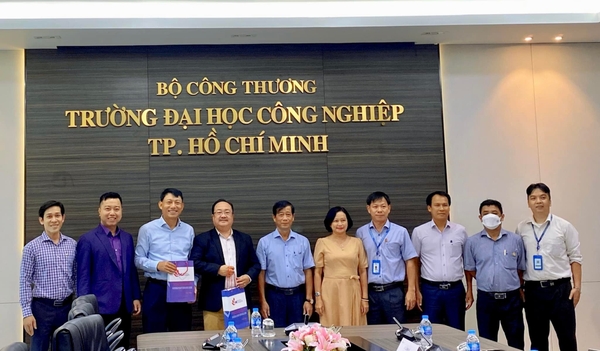 VECOM UNITOUR - Chuỗi hoạt động Hợp tác với các Trường Đại học, Cao đẳng (phần 1)