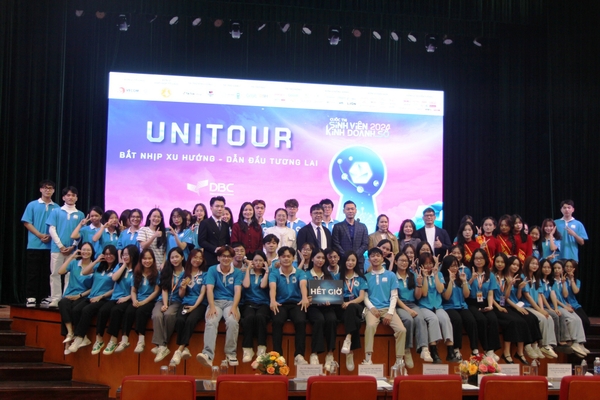 Unitour 2024 - Ngày hội tri thức đầy năng lượng tại Học viện Ngân hàng