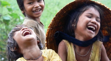 Những nụ cười lan toả niềm hạnh phúc
