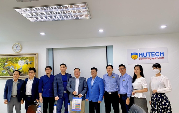 Đại Học Công Nghệ TP.HCM - HUTECH đón tiếp đoàn công tác VECOM