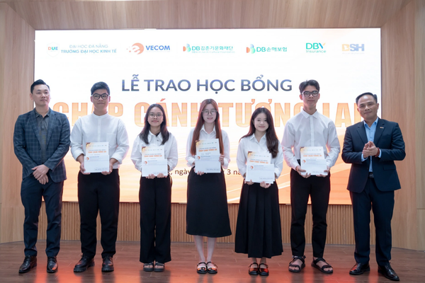 VECOM trao học bổng cho sinh viên Trường Đại học Kinh tế, Đại học Đà Nẵng