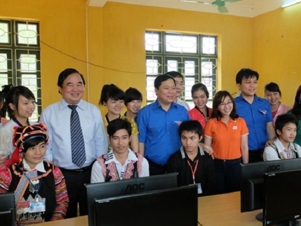 FPT thêm cơ hội tiếp cận CNTT cho học sinh Điện Biên