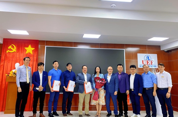 Khảo sát đào tạo TMĐT trường đại học Kinh Tế - Tài Chính TP.HCM