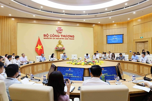 VECOM contributes at the consultation conference on the draft E-Commerce Law