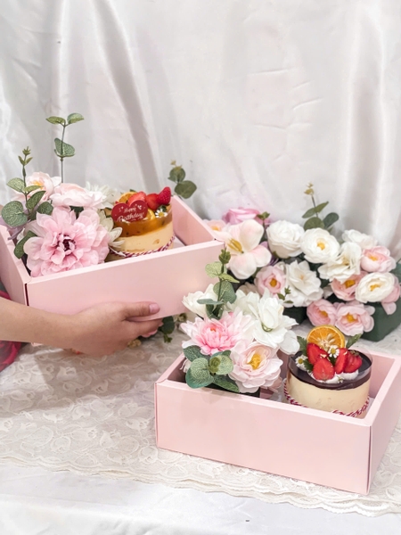 Set hoa sáp thơm và bánh tiramisu hoặc mousse 10cm